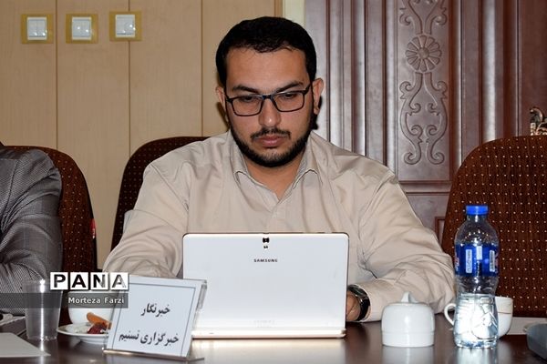 نشست خبری فرماندار شهرستان بستان آباد با اصحاب  رسانه