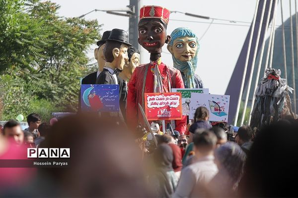 افتتاح هفدهمین جشنواره تئاتر عروسکی مبارک