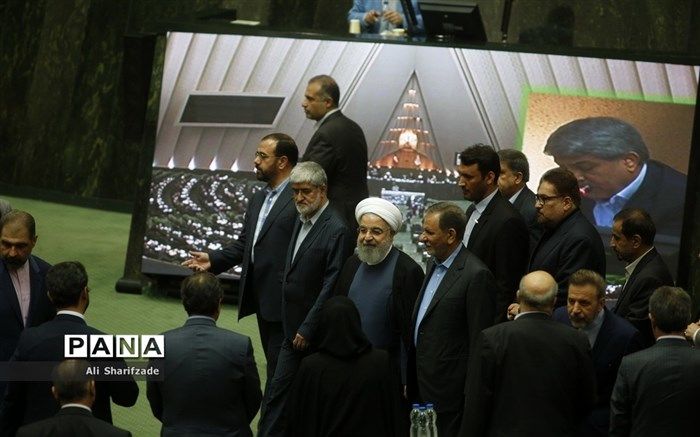 روحانی: قیمت ارز بسیار مهم است اما در مقابل اعتماد و امید مردم ناچیز است