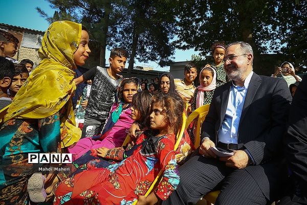بازدید وزیر آموزش و پرورش از پروژه‌های عمرانی استان گلستان