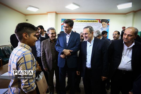 بازدید وزیر آموزش و پرورش از پروژه‌های عمرانی استان گلستان