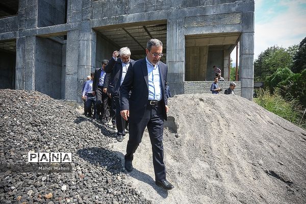بازدید وزیر آموزش و پرورش از پروژه‌های عمرانی استان گلستان