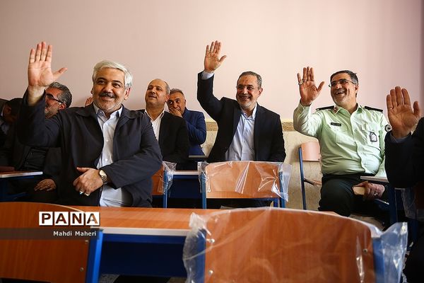 بازدید وزیر آموزش و پرورش از پروژه‌های عمرانی استان گلستان