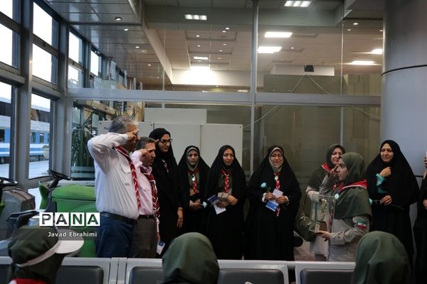 استقبال از دانش آموزان پیشتاز خراسان رضوی در راه آهن مشهد