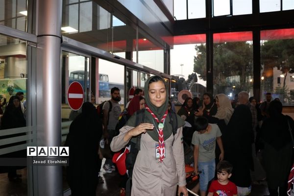 استقبال از دانش آموزان پیشتاز خراسان رضوی در راه آهن مشهد