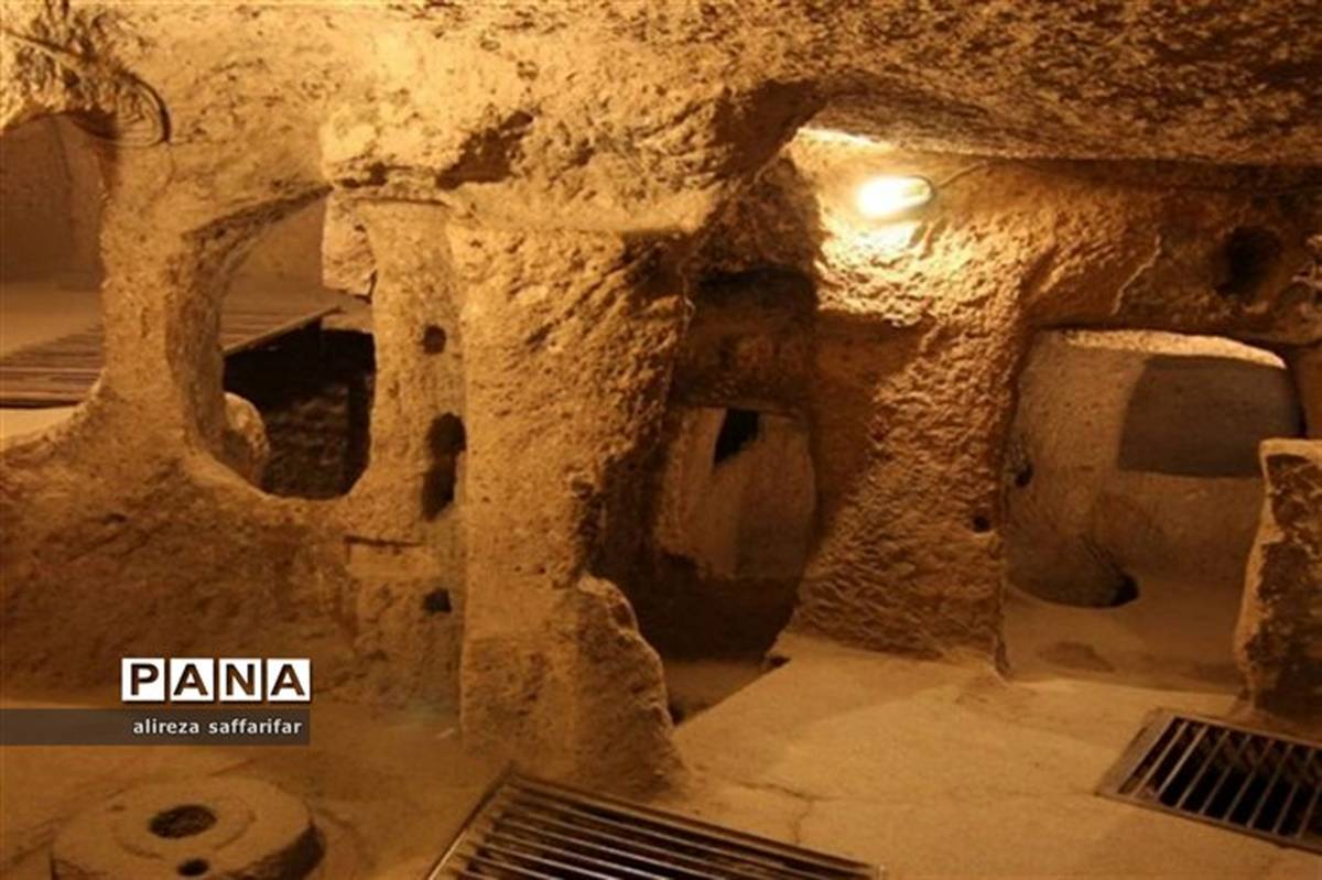 اقتصاد شهرستان اردستان بر پایه گردشگری است