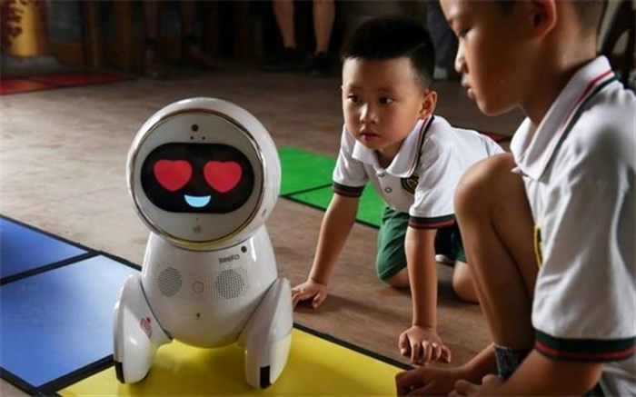 آموزش در مهد کودک با ربات معلم! +تصاویر