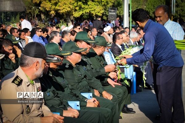 آیین غبار روبی مزار شهدا بمناسبت آغاز هفته دولت