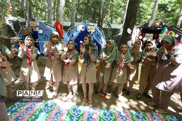 بازدید قائم مقام سازمان دانش آموزی از هشتمین اردوی ملی پیشتازان دختر