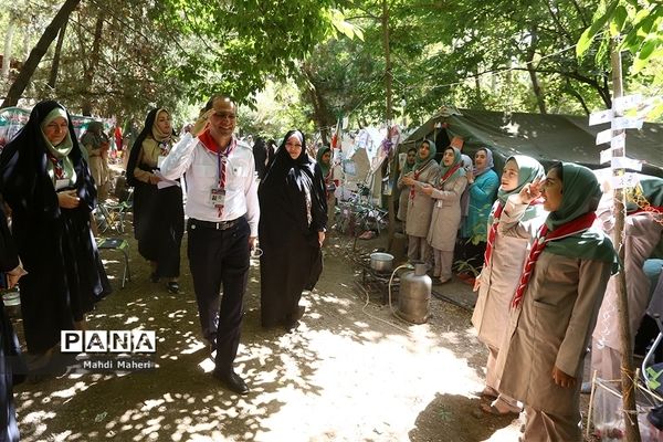 بازدید قائم مقام سازمان دانش آموزی از هشتمین اردوی ملی پیشتازان دختر