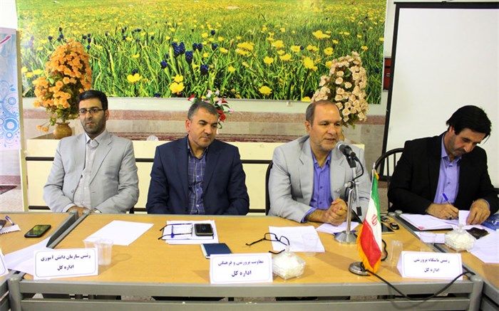 رفتار و کردار معلمان برای دانش آموزان الگو است