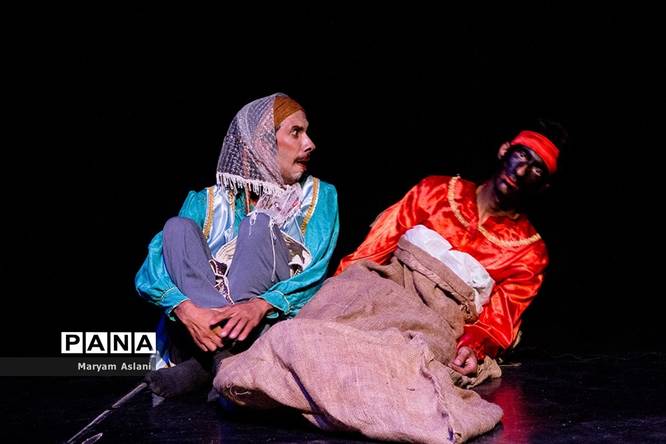 اجرای تئاتر«اگر شبی از شبهای طهران مسافری»