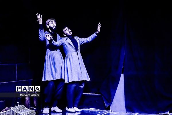 اجرای تئاتر«اگر شبی از شب‌های طهران مسافری»