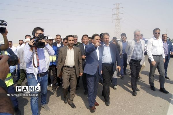 بازدید وزیر راه مسکن و شهرسازی از جاده ماهشهر- هندیجان
