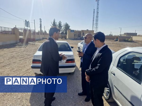 آیین کلنگ زنی پروژه آموزشی ۹ کلاسه هوشمند خیری روستای بهادران مهریز