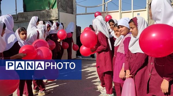 ویژه برنامه هفته معلم در دبستان استقلال حاجی آباد