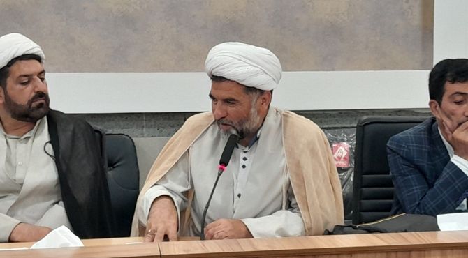 اگر نماز در جامعه ای غنی شود خود به خود منکرات کم می شود 