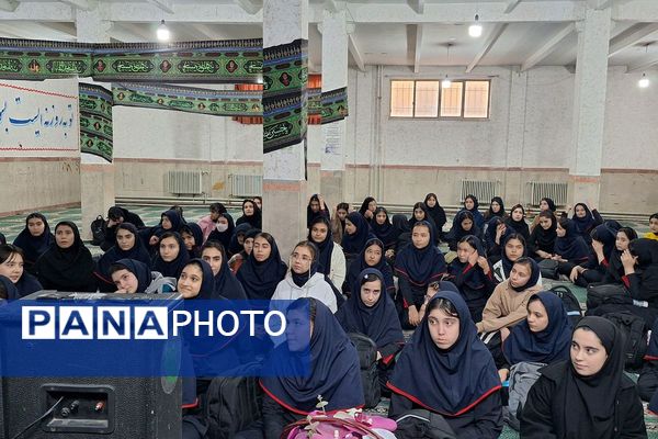 طنین نوای عشق و عزا؛ مراسم عزاداری دهه دوم فاطمیه در مدارس بهارستان‌دو