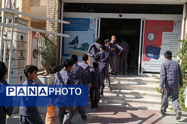 بازدید دانش‌آموزان دبستان علامه طباطبایی از جمعیت هلال‌احمر پیشوا