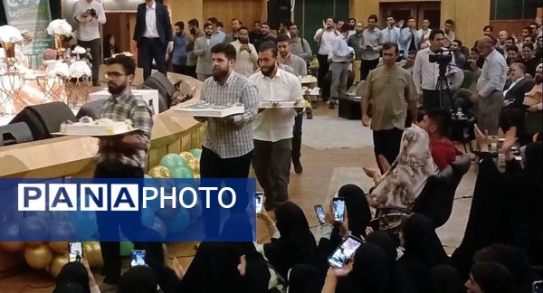 جشن بزرگ ازدواج دانشجویی در دانشگاه آزاد اسلامی واحد کرج
