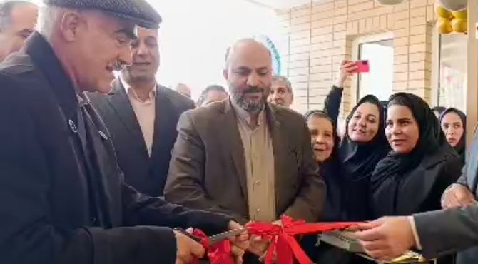  افتتاحیه مدرسه۱۲ کلاسه حاج غلامرضا آرین نسب و حاجیه خانم زهره روستا زاده در ناحیه۴ اصفهان 