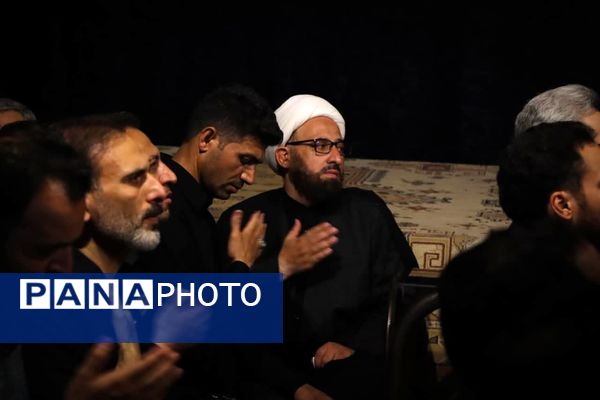 مراسم عزاداری ظهر شهادت امام رضا(ع) در مدرسه رویش کاشان