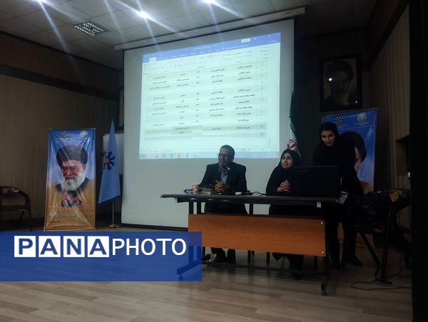 اولین جلسه انجمن اولیا و مربیان دبیرستان فرزانگان ۵ مشهد