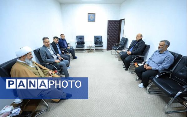  دیدار رئیس شبکه بهداشت و درمان شهرستان ساوجبلاغ با امام جمعه