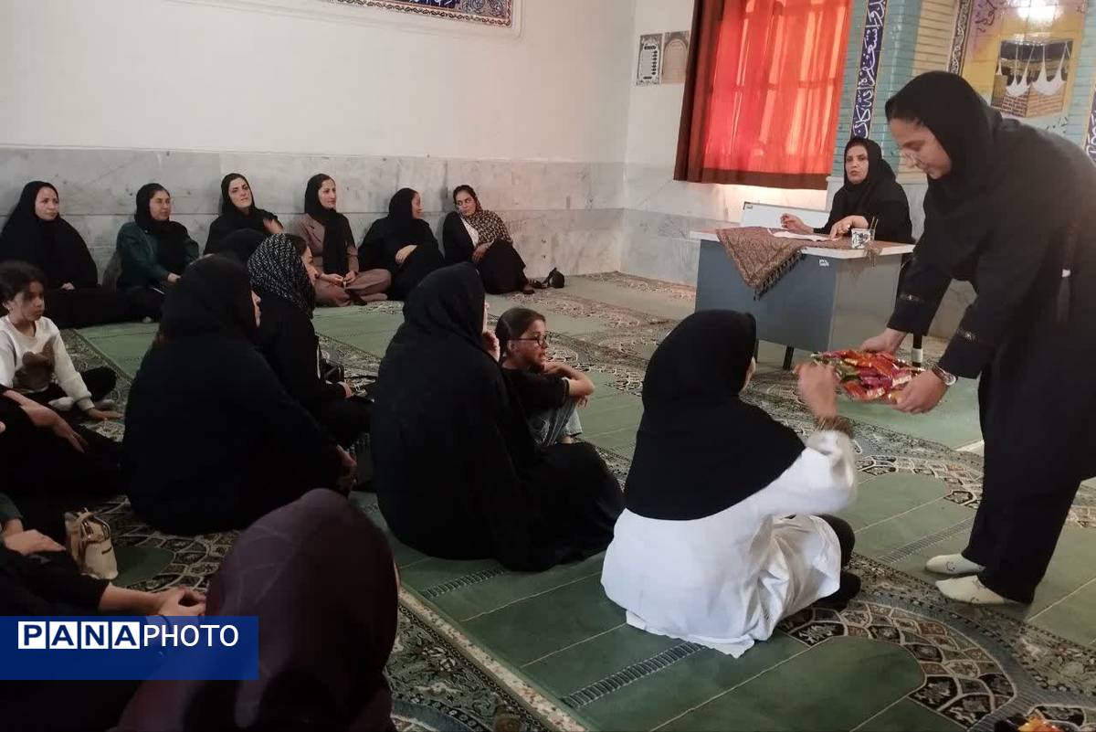 همفکری مدرسه و اولیا در جلسه انجمن اولیا و مربیان دبیرستان طالقانی داریون