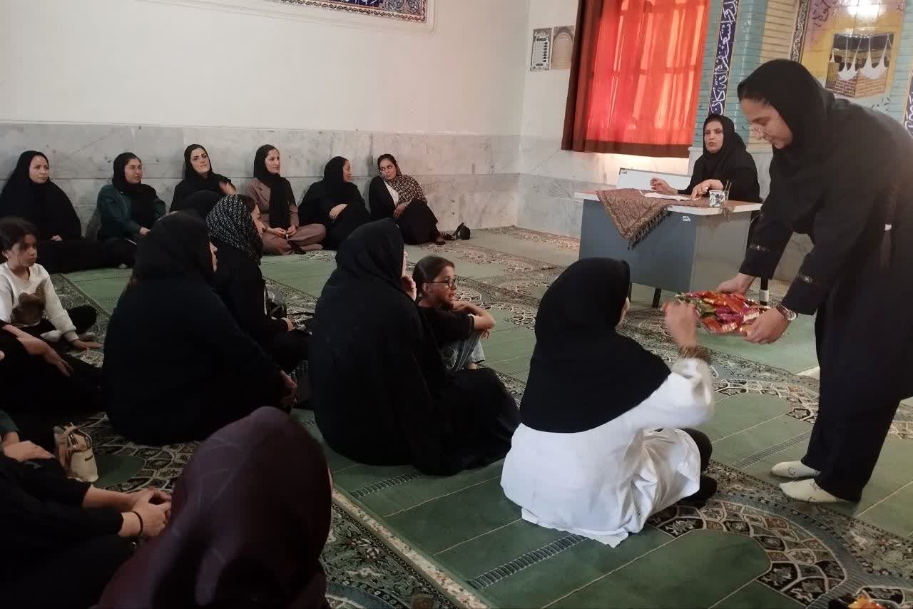 همفکری مدرسه و اولیا در جلسه انجمن اولیا و مربیان دبیرستان طالقانی داریون