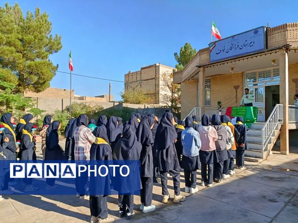 گرامیداشت هفته نیروی انتظامی در دبیرستان فرزانگان خواف 