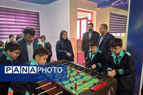 بازدید معاون تربیت بدنی و سلامت اداره کل از اتاق بازی و یادگیری دبستان شاهد شهید قدوسی