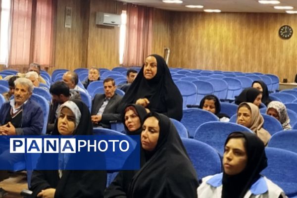 کارگروه دوره های صلاحیت حرفه ای متصدیان پایگاه تغذیه سالم در سالن دهنو شهرستان قدس