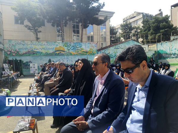 مراسم باشکوه زنگ ایثار و مقاومت در مدرسه شاهد تکتم ناحیه ۳