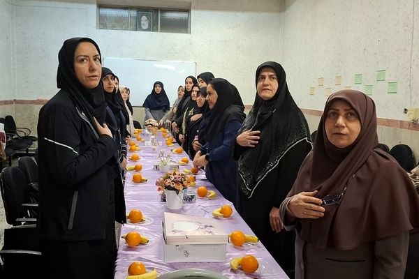 جلسه شورای دبیران در مدرسه جوادالائمه بهارستان ۲