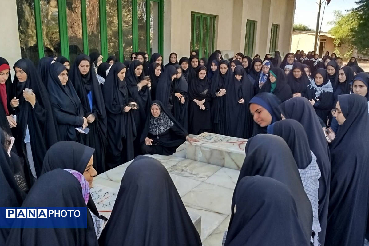 نخستین ایستگاه راهیان نور؛ حضور دانشآموزان رباطکریم در یادمان دوکوهه