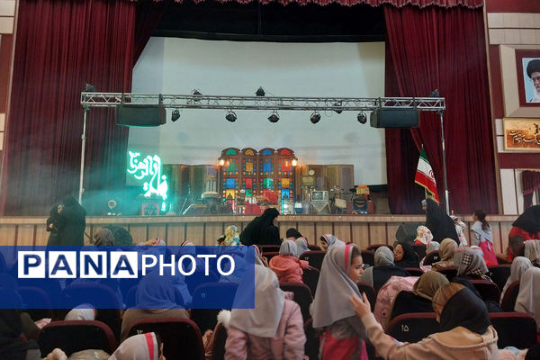 ویژه برنامه میلاد حضرت زهرا (س) و روز مادر دبستان یگانه 