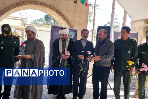 مراسم عزاداری حضرت ام‌البنین(س) همراه با تجلیل از خانواده‌های شهدا در رباط‌کریم