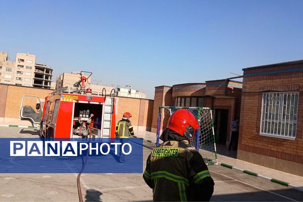 مراسم پدافند غیرعامل در دبیرستان بشارت بهارستاندو