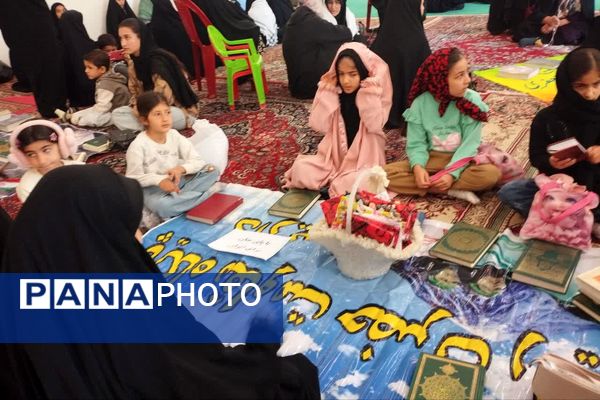 محفل قرآنی و حلقه صالحین در پایگاه مقاومت حضرت زینب (س) داریون 