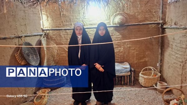 بازدید دانش آموزان باخرز از نمایشگاه ریحانه النبی