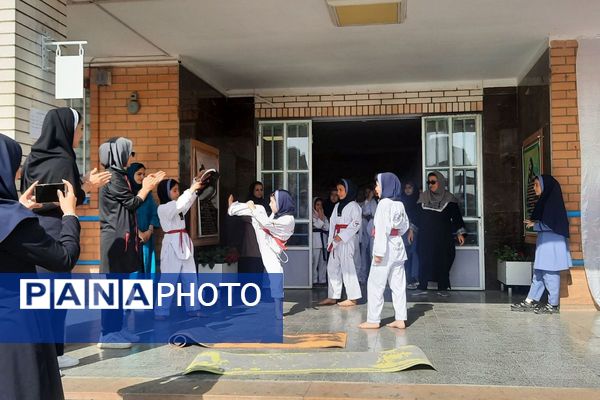 المپیاد درون مدرسهای در مدارس بهارستان دو