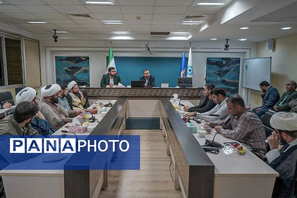 نشست رئیس انجمن اسلامی کل کشور با مسئولان انجمن‌های اسلامی استان کرمانشاه 