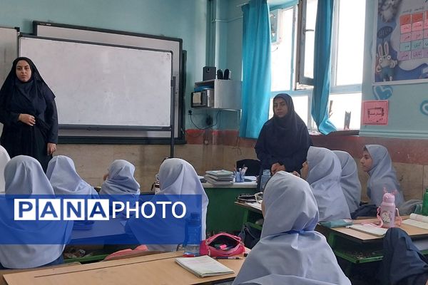 برگزاری نمایشگاه به مناسبت «هفته پدافند غیرعامل» در دبستان شهید مجید مجیدی ناحیه دو شهرری 