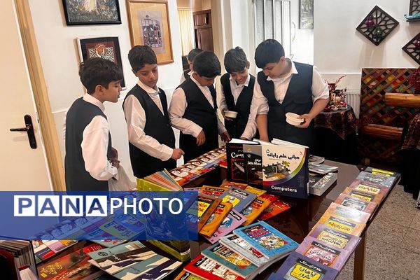 برپایی نمایشگاه کتاب در پژوهش‌سرای کاوش کهریزک 