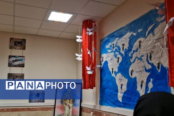 برگزاری و افتتاحیه نمایشگاه ریشه های مقاومت در مدرسه منتصرین شاهد ورامین