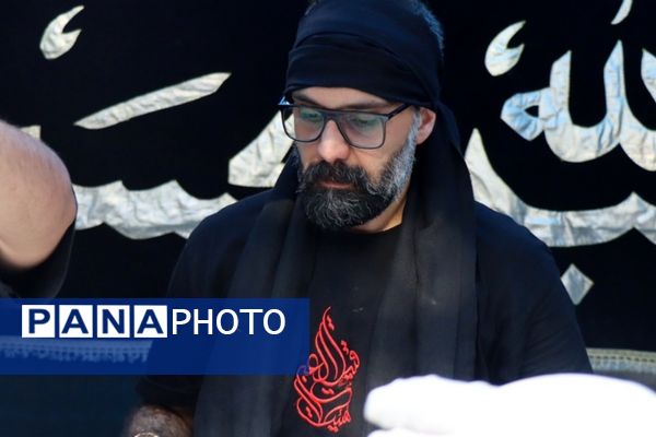 پای‌برهنه،در مسیر عشق