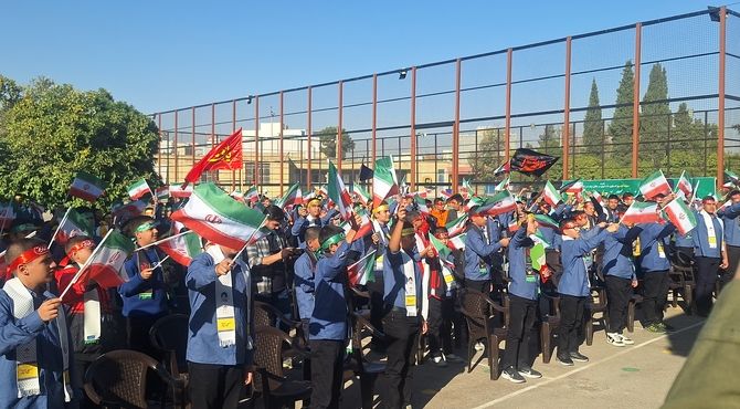 دانش آموز بر مدار آگاهی