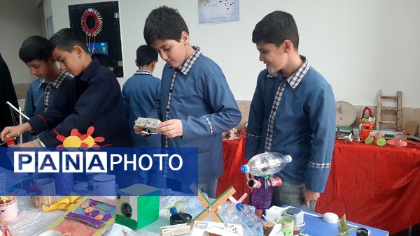  اجرای برنامه‌های خلاقانه به مناسبت هفته پژوهش در مدرسه ولی محمدی صفادشت 