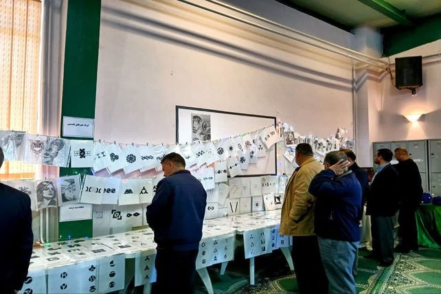 نمایشگاه هنر در دبیرستان دخترانه نور دانش